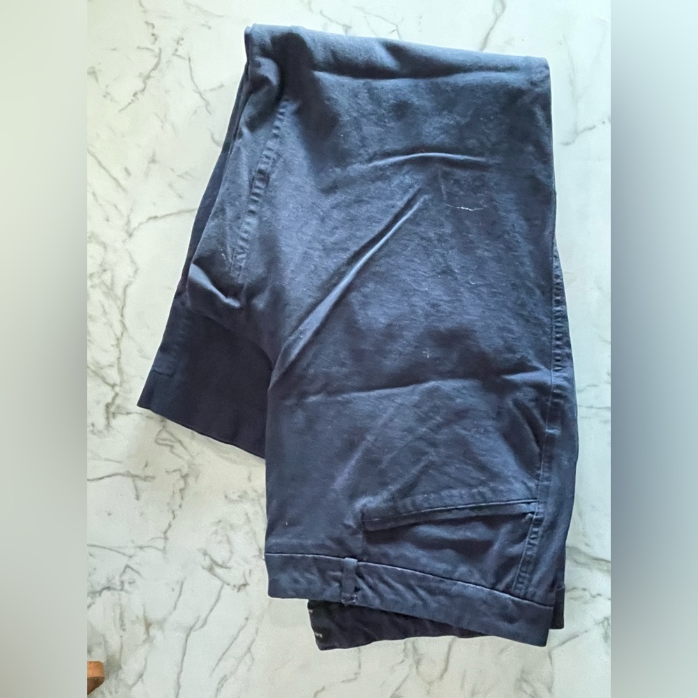 Banana Republic woman’s navy cotton crop pants